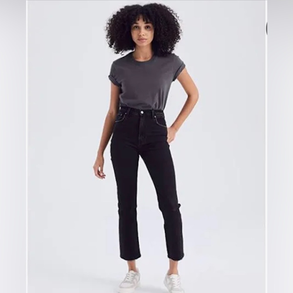 Abercrombie Ultra High Rise Ankle Straight Jeand